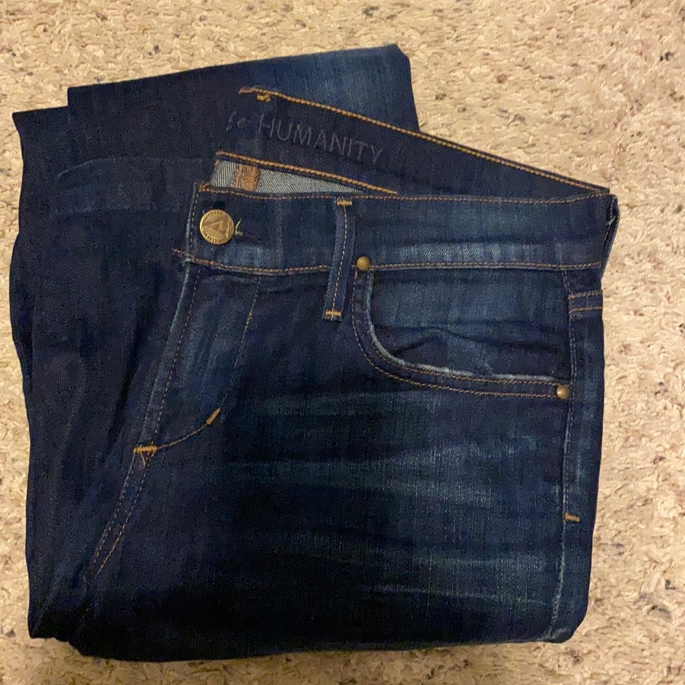 Excellent, soft, boot cut jeans! 29 long.